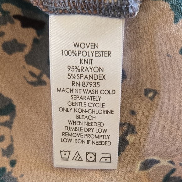 LOGO by Lori Goldstein Multicolor Sleeveless Flowy Tunic - Picture 8 of 8